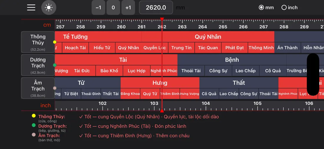 Màn hình thước ở chế độ tối, các dải cung đỏ vẫn rõ ràng.